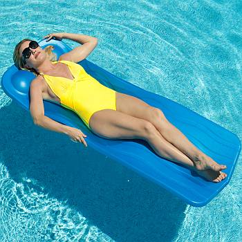 Aquaria Marquis Pool Float